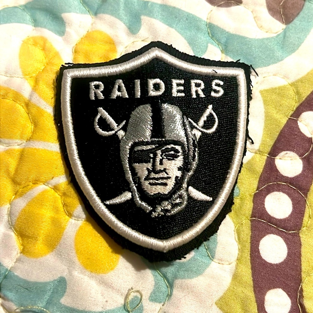 💯LV RAIDERS VTG EMBROIDERED PATCH
